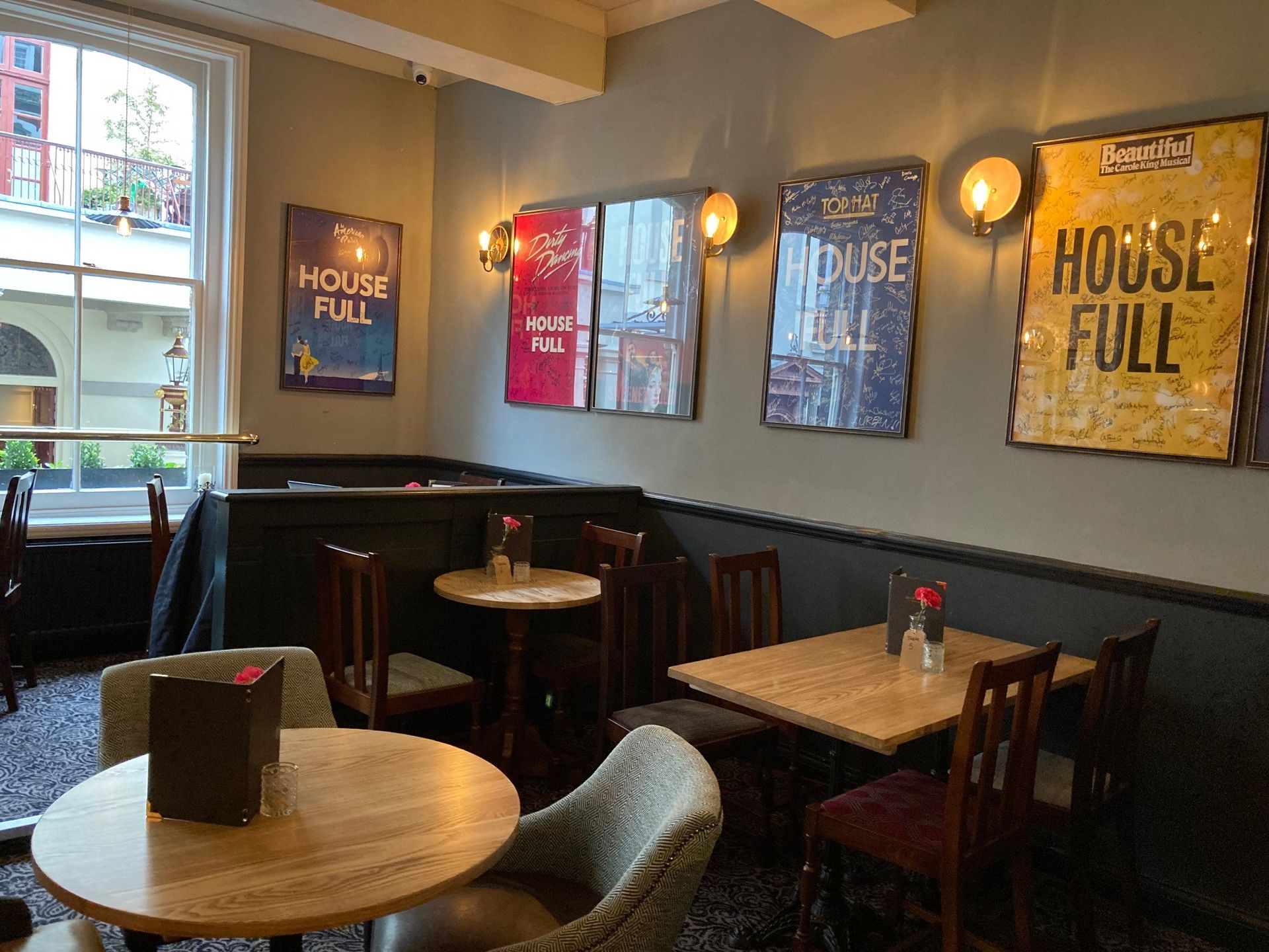 Nell of Old Drury, Covent Garden, London 4