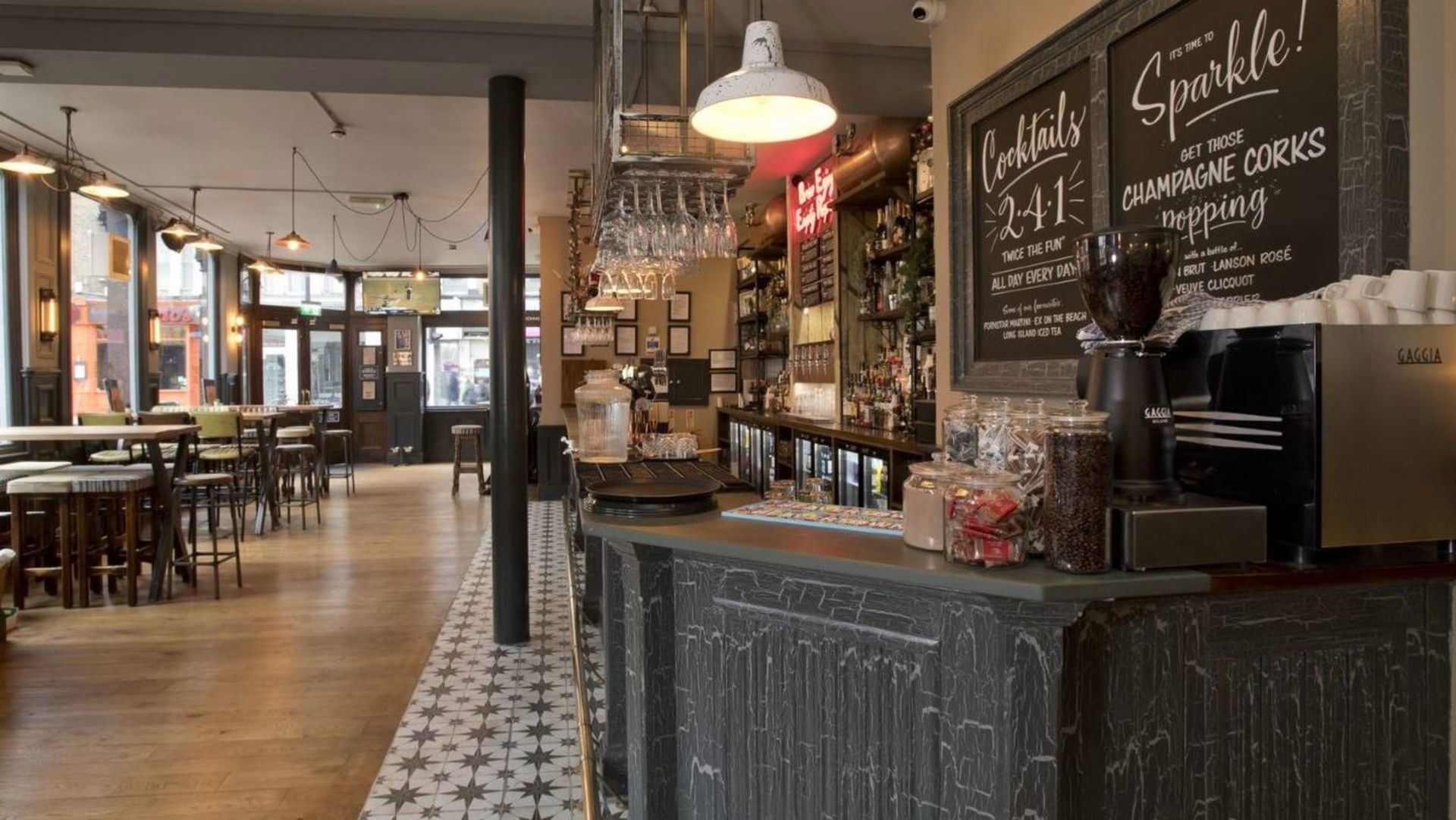 The Prince of Teck, Earls Court 7