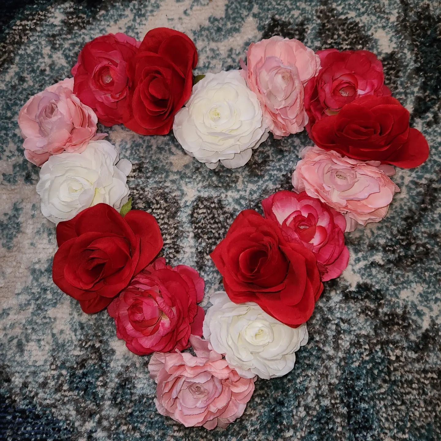 Heart-shaped Floral V- Day Wreath