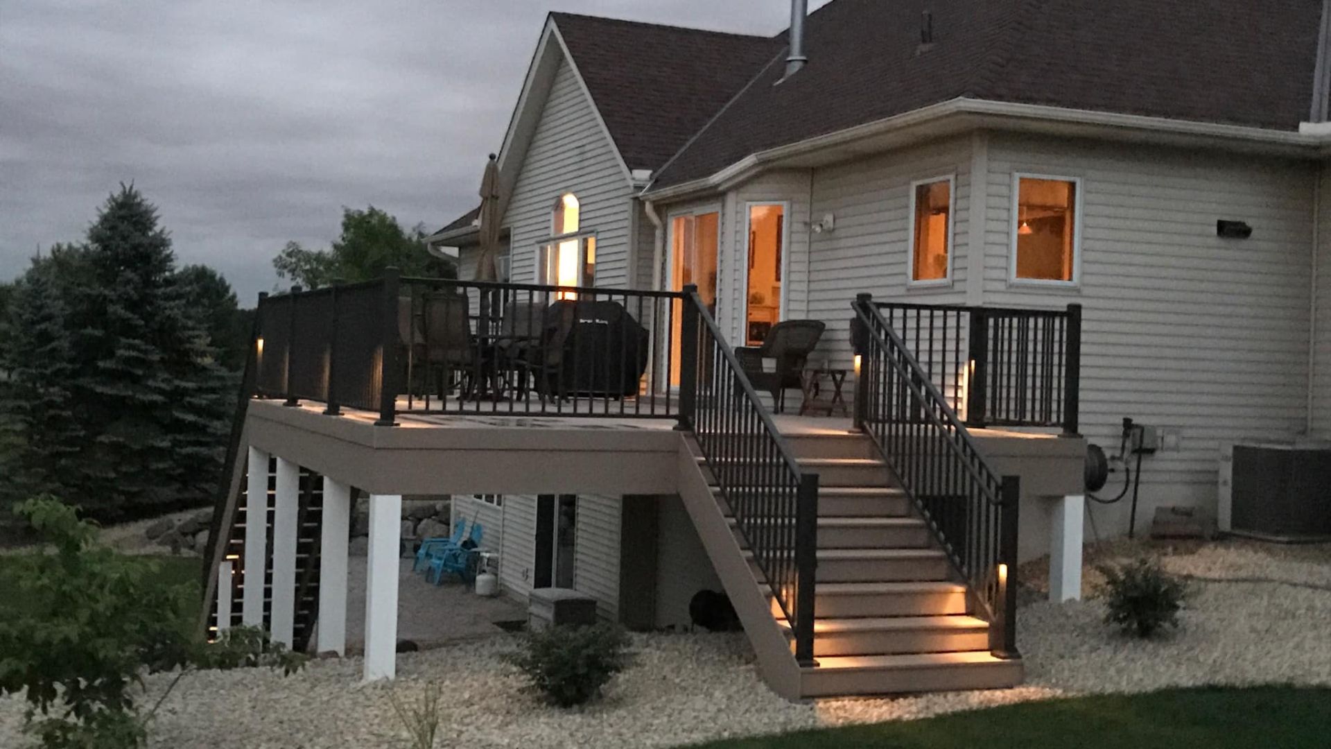 deck stair lighting