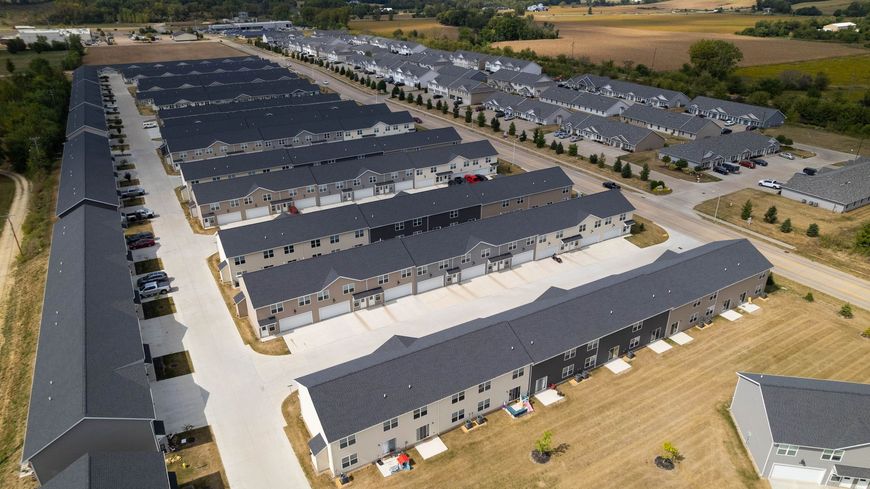 Valley Bluff Townhomes: Two Car Garage