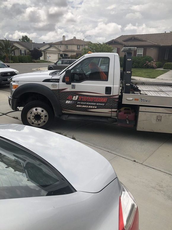 4U Towing Truck