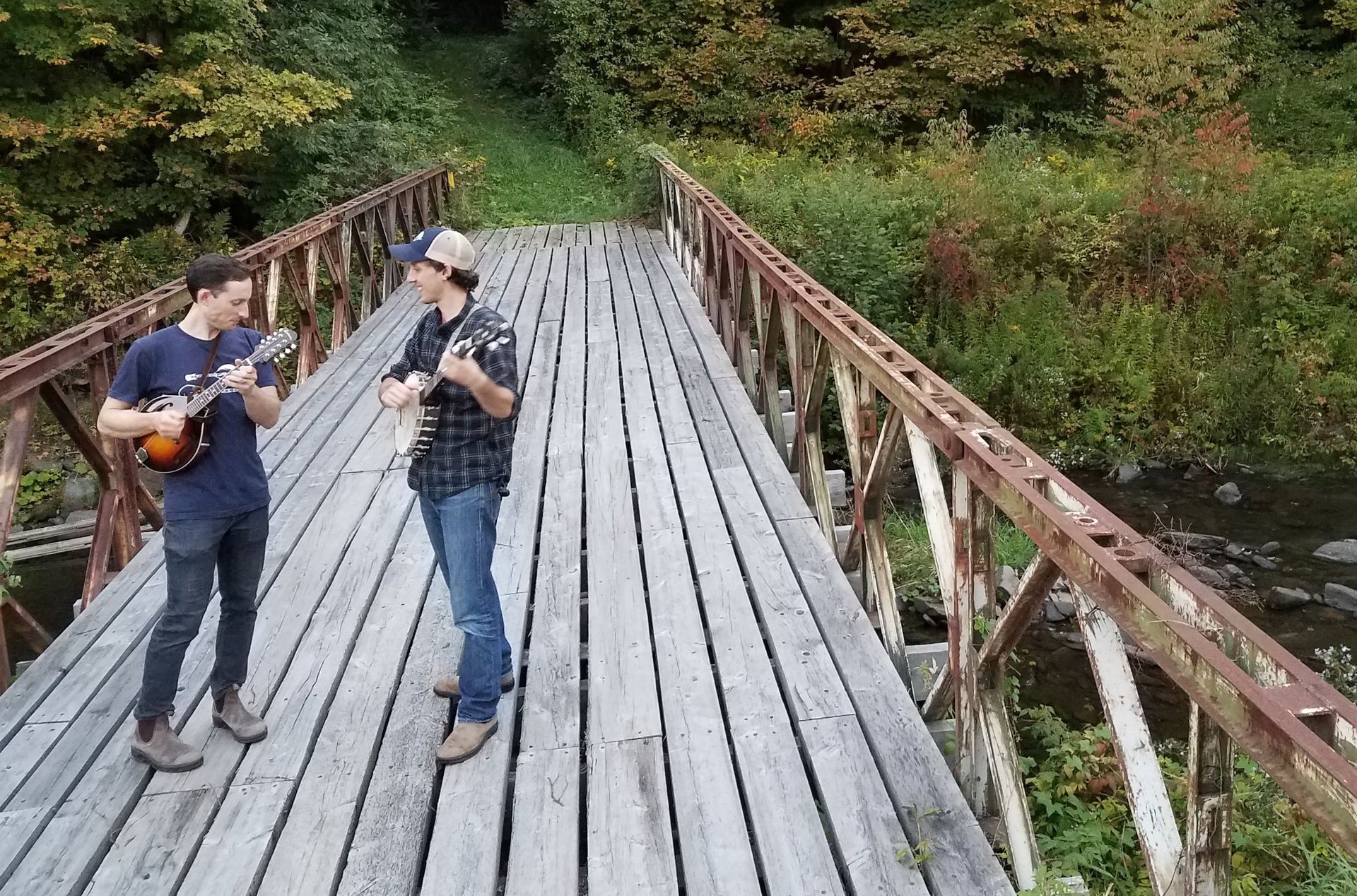 Marc Shapiro and Billy Corbett, a string duo who performs at isham family farms