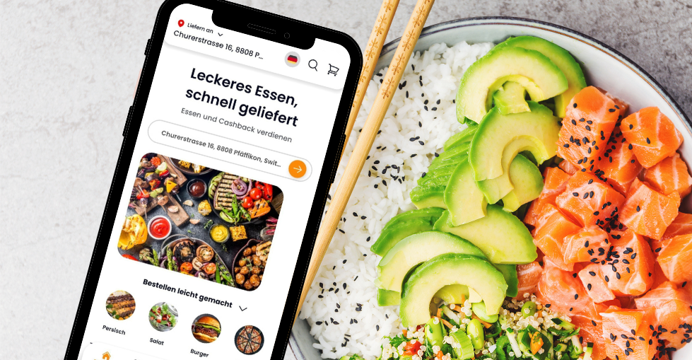 Smartphone-App neben einer Poke Bowl mit Lachs und Avocado.