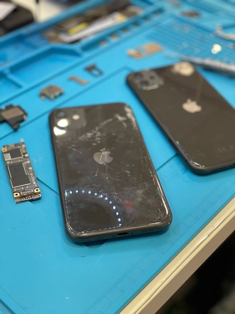 iPhone 11 Display Reparatur München