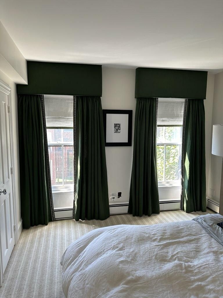 The Best Fabrics for Modern Valances