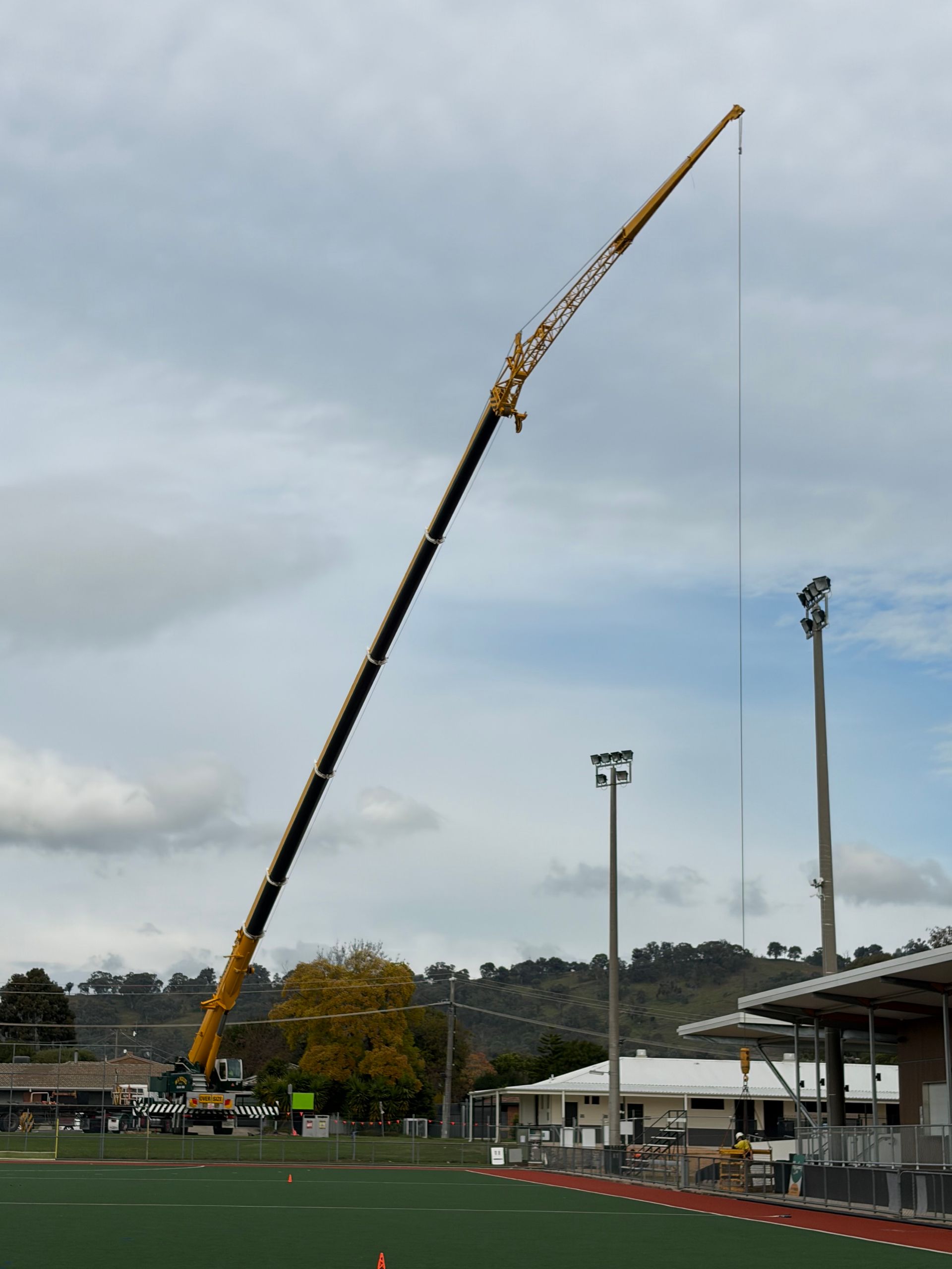 Liebherr 100 T Slew Crane Lift Wodonga