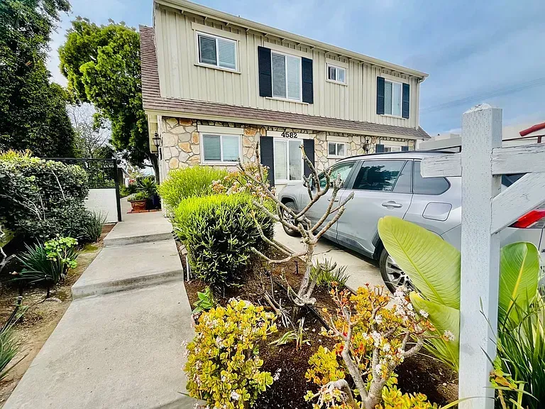 4582 Maryland Street Exterior Photo