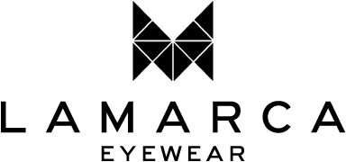 Logo de La Marca Eyewear : une forme géométrique en M au-dessus du nom de la marque et du mot « EYEWEAR ».