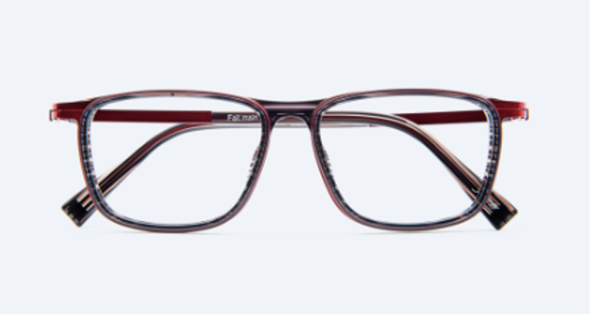 Lunettes à monture foncée à motifs et touches de rouge sur fond blanc.