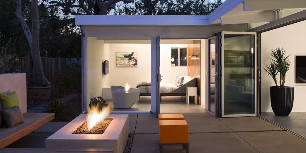 Firepit-in-outdoor-living-space