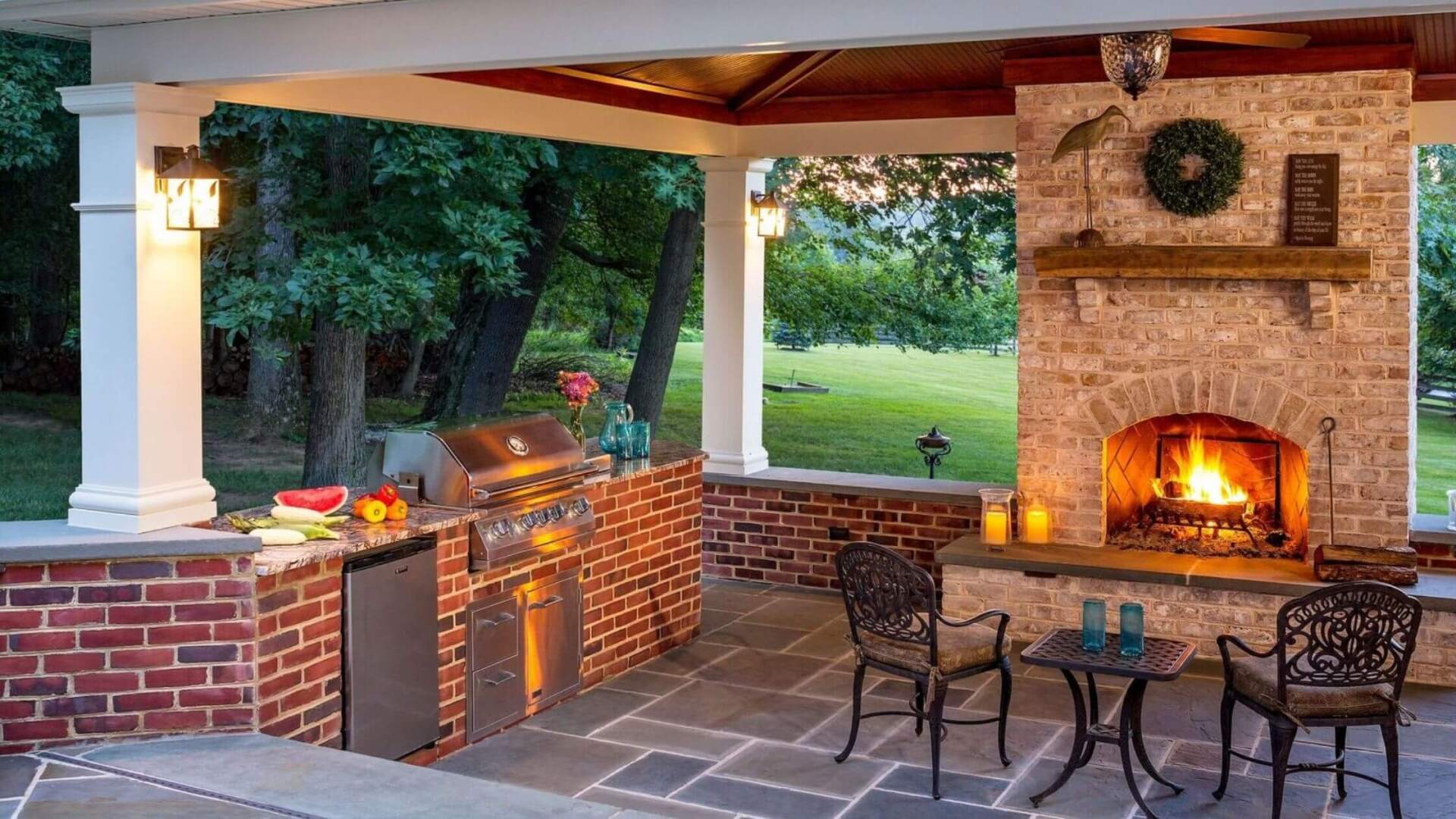Outdoor Kitchen