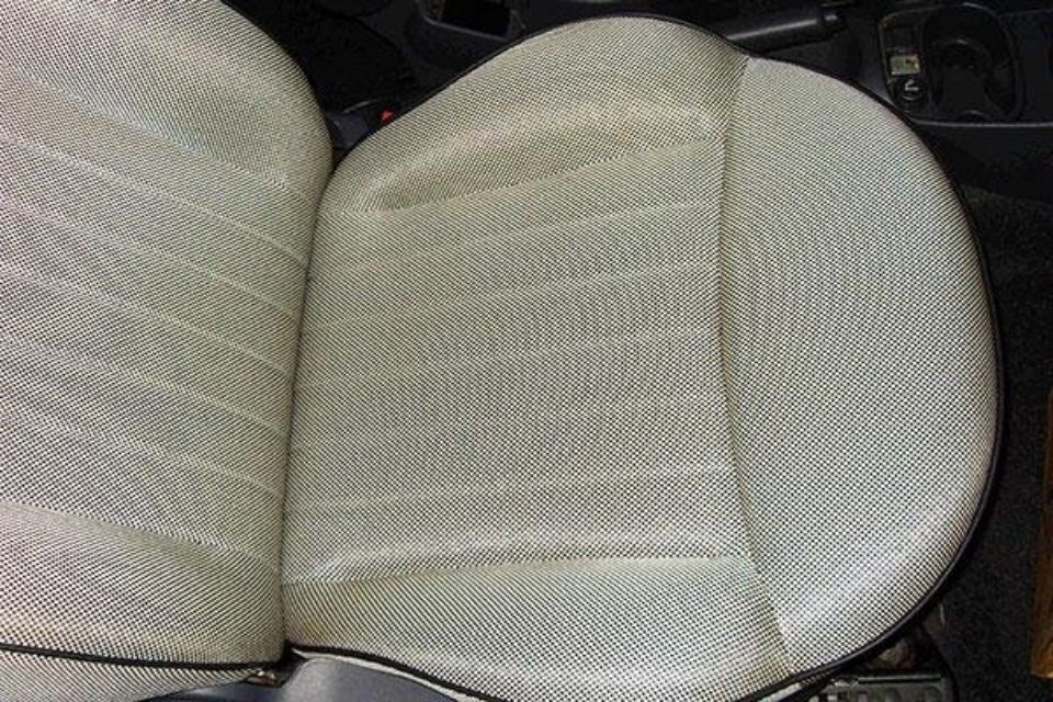 Sedile auto pulito