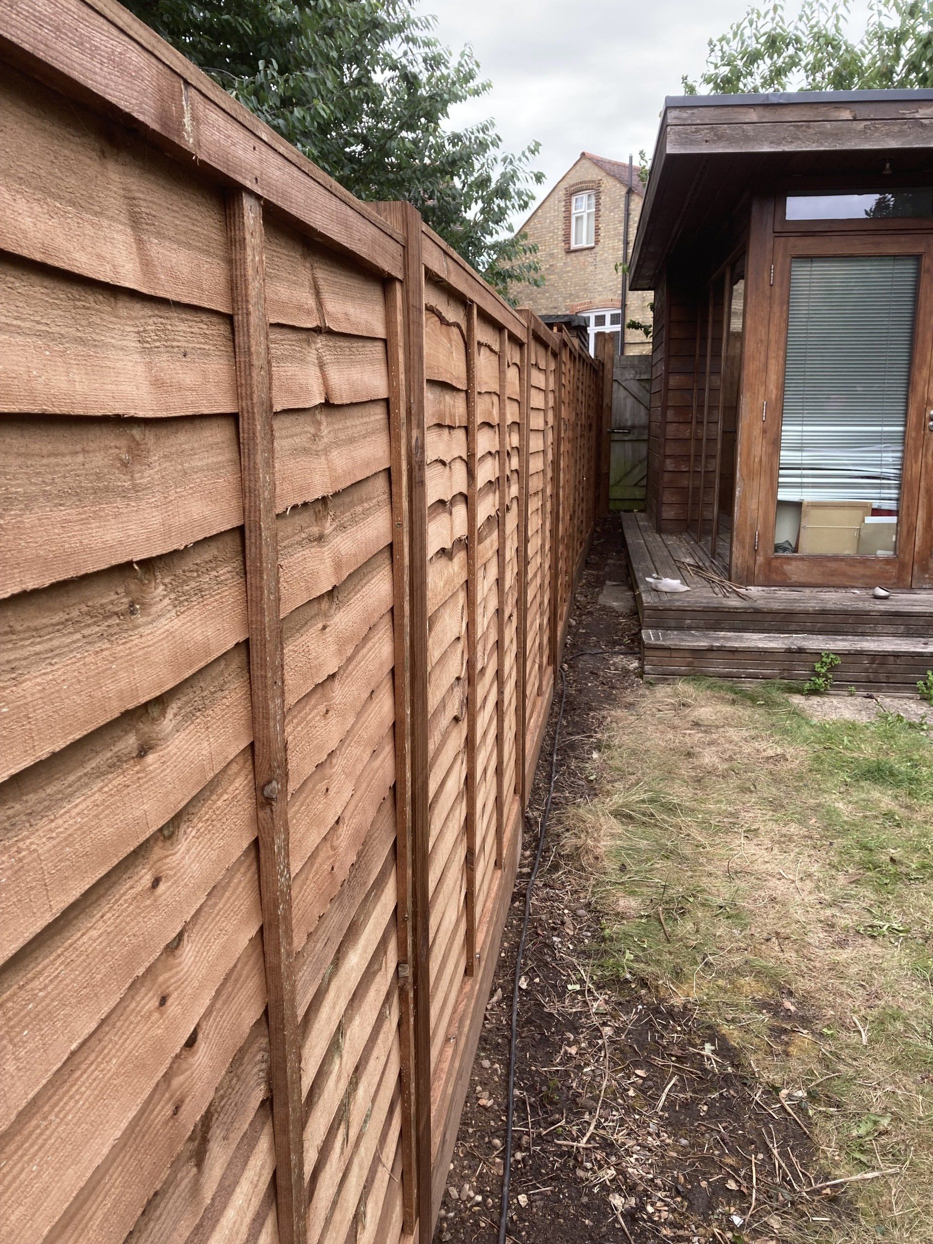 Overlap panel fencing