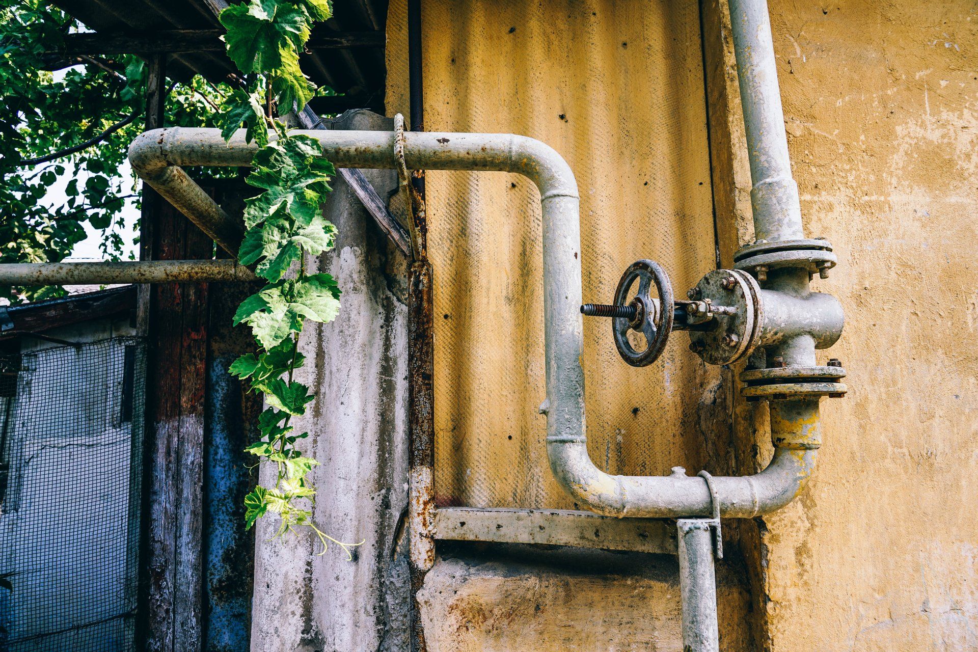 Outdoor faucet