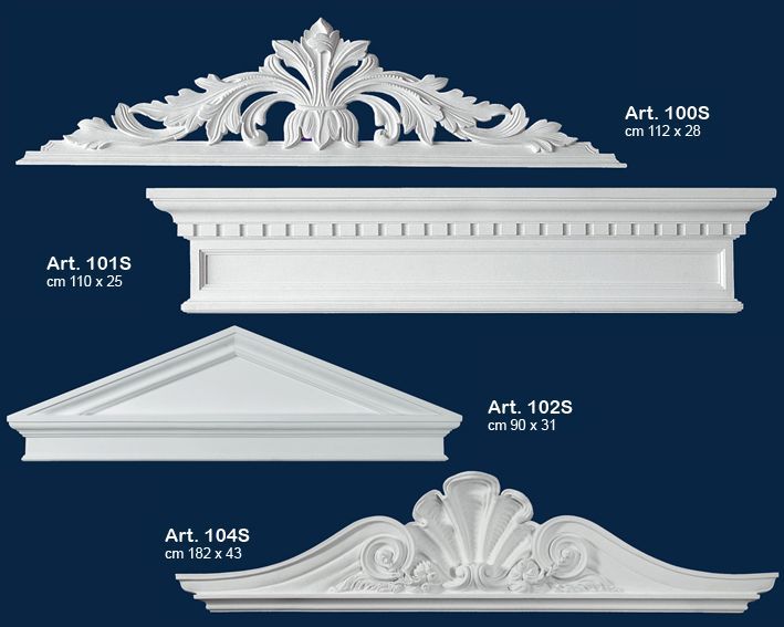 Modanature architettoniche decorative bianche e decorazioni per frontoni su sfondo blu.