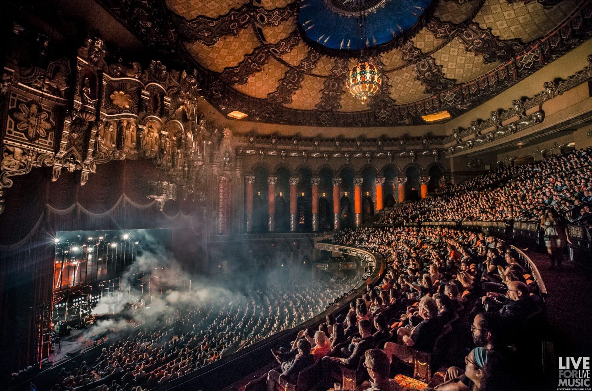 GEOFENCING ADVERTISING AT DETROIT STADIUMS, CONCERT HALLS & CASINOS!