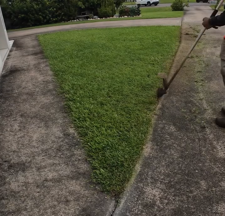 Gravel Path Edges to a Bark Mulch Area Around a Tree — Hanta Mowing Services Townsville in Kirwan, QLD