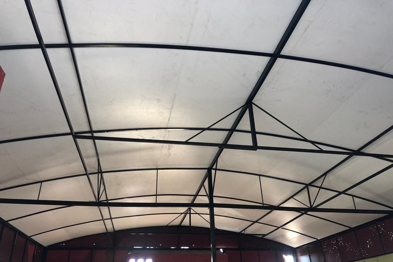 LONAS, TOLDOS, ESTRUCTURAS Y MALLA SOMBRA ESTRUFLEX