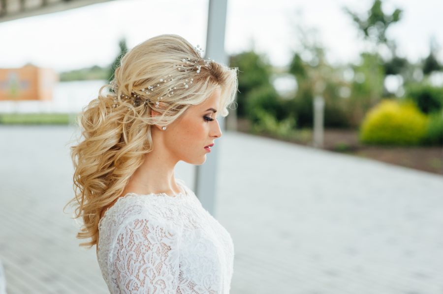 semiraccolto sposa