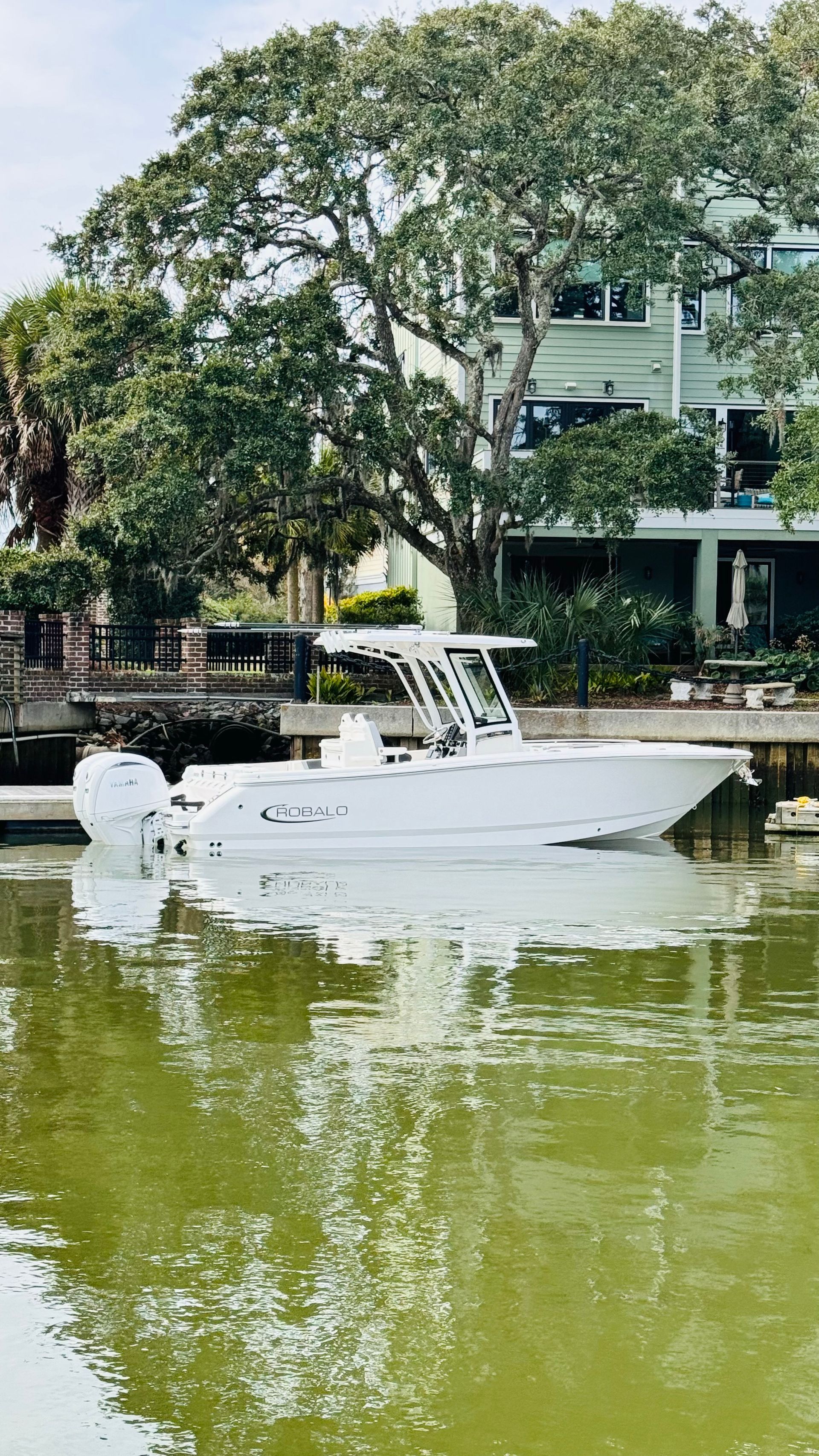 2024 Robalo R250