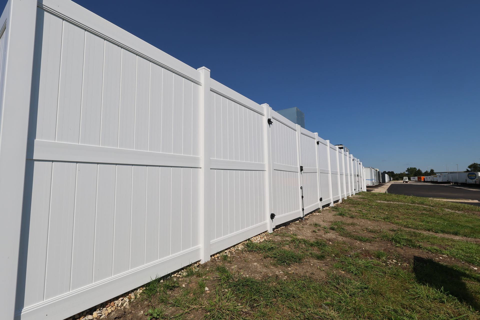 commercial privacy fence installation Illinois