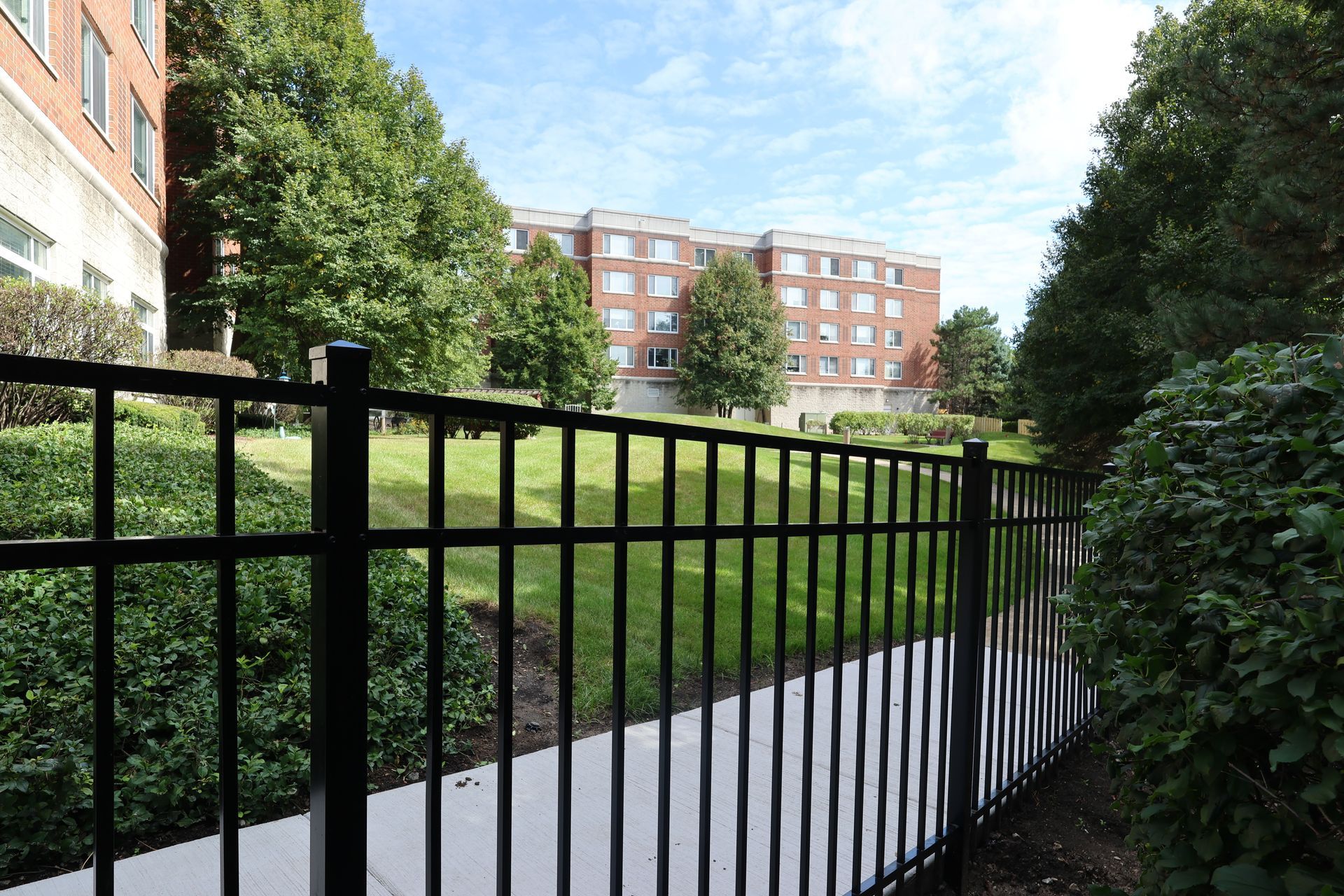 Commercial Aluminum Fencing Near Me