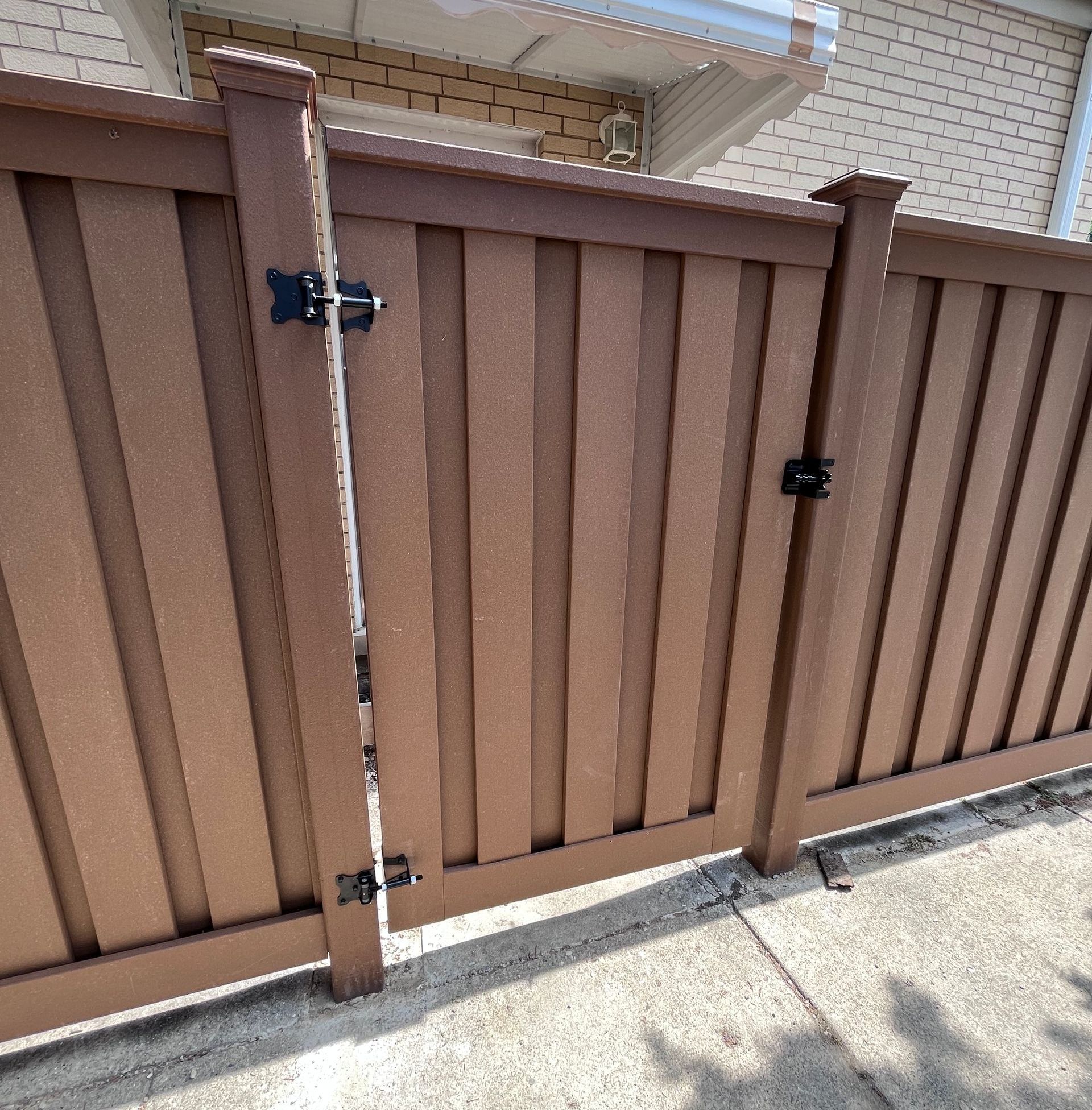 Commercial Composite Fence Installation Illinois