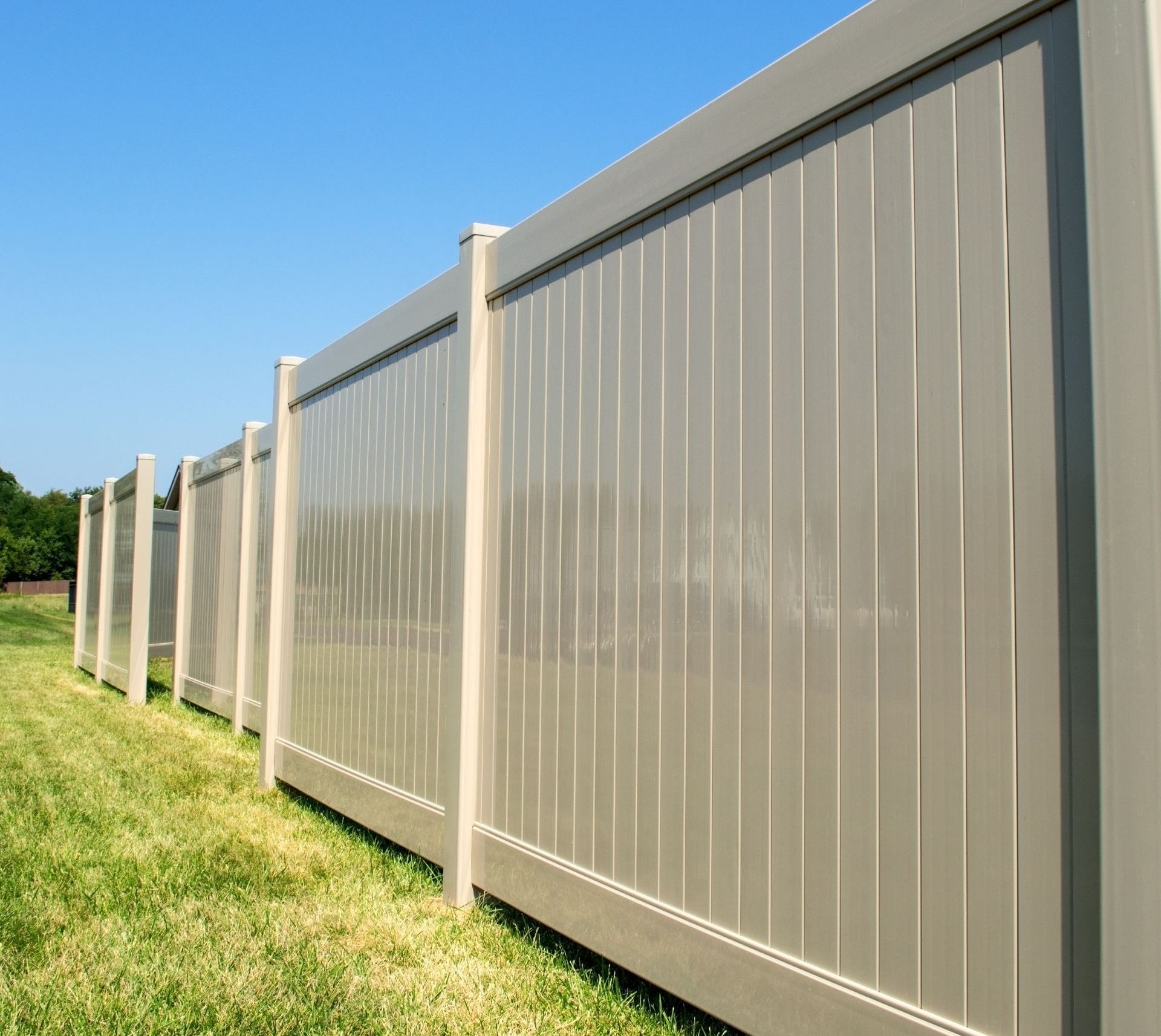 commercial vinyl fence installation illinois