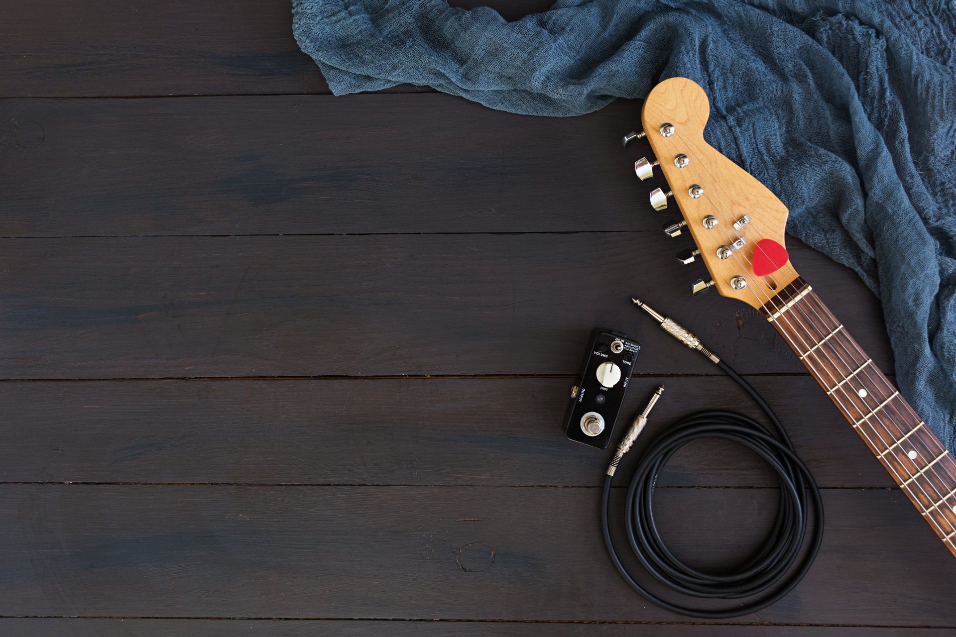 cavo e paletta chitarra elettrica