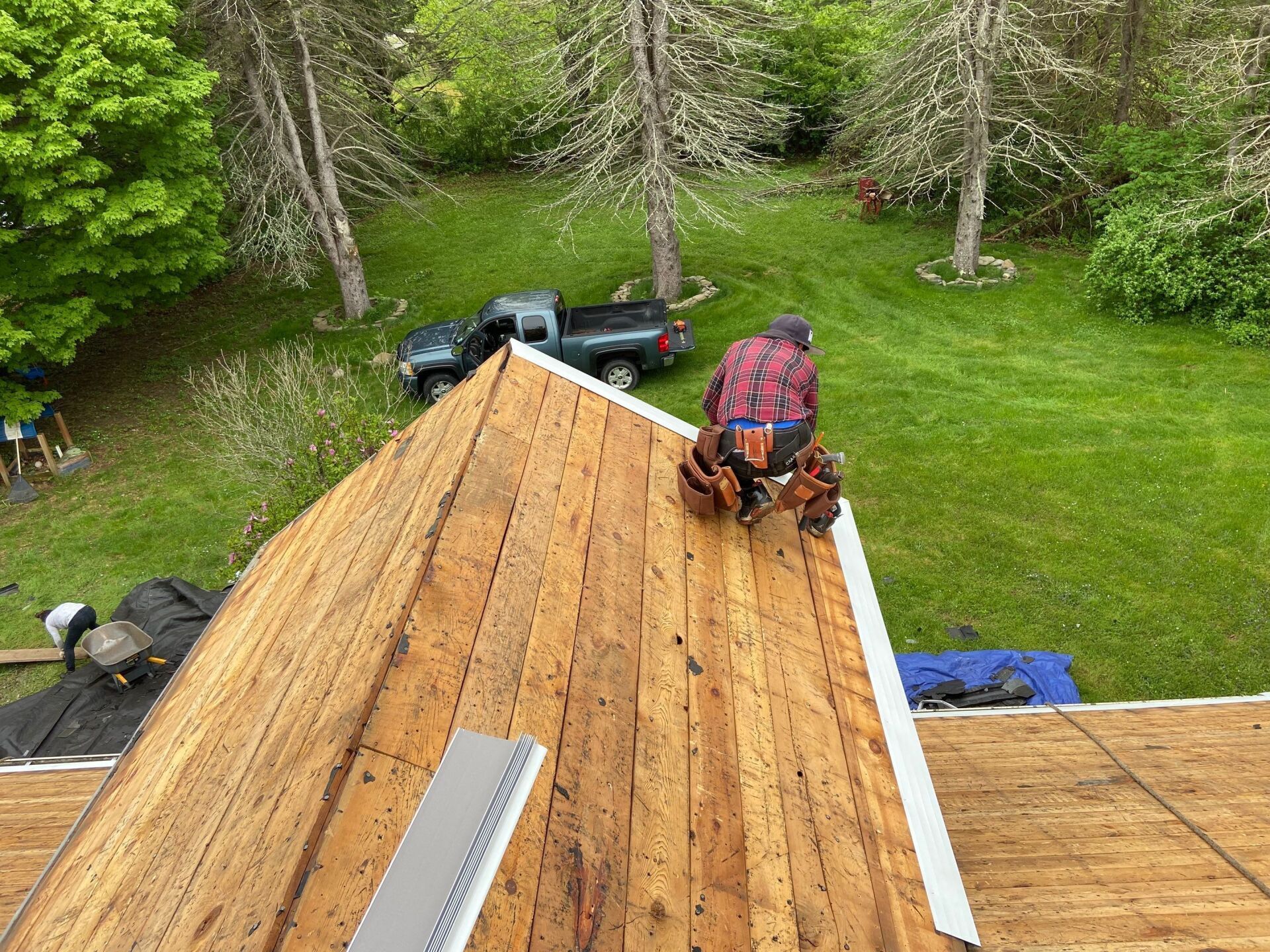 drip edge being installed