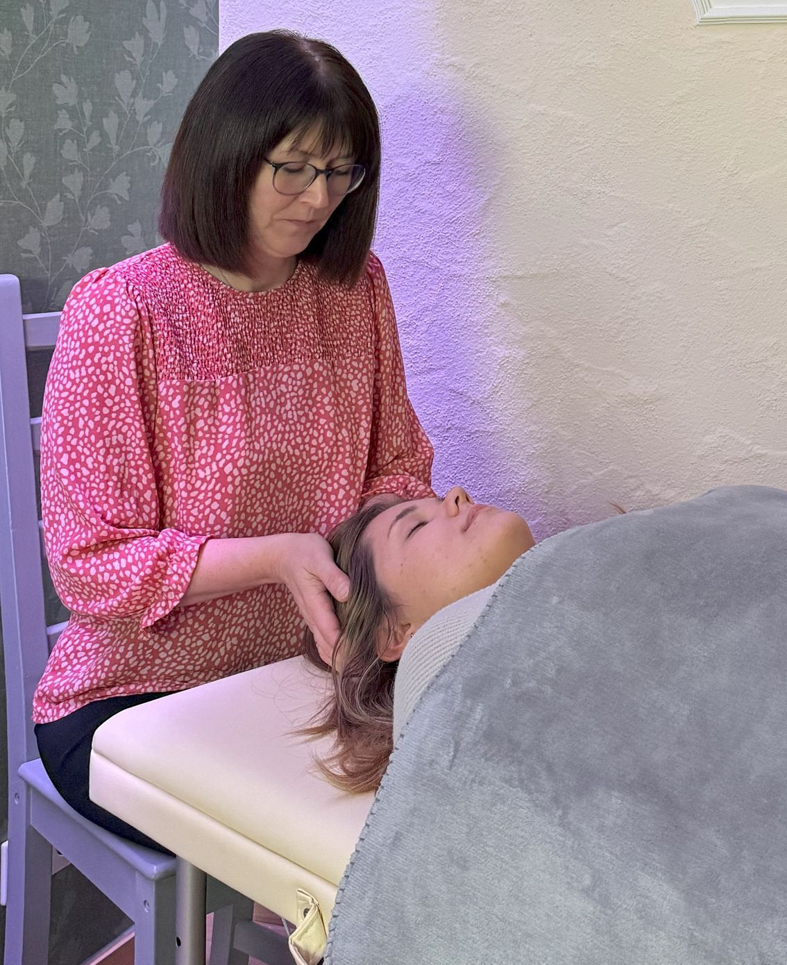 Anja Ebert - Kopf Energie Massage Anja Ebert Wilthen (Bautzen) macht eine Access Bars Kopfmassage
