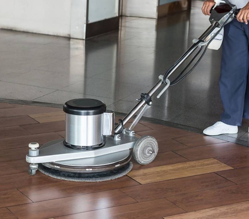 lavaggio parquet effettuato da imprese di pulizie a Padova