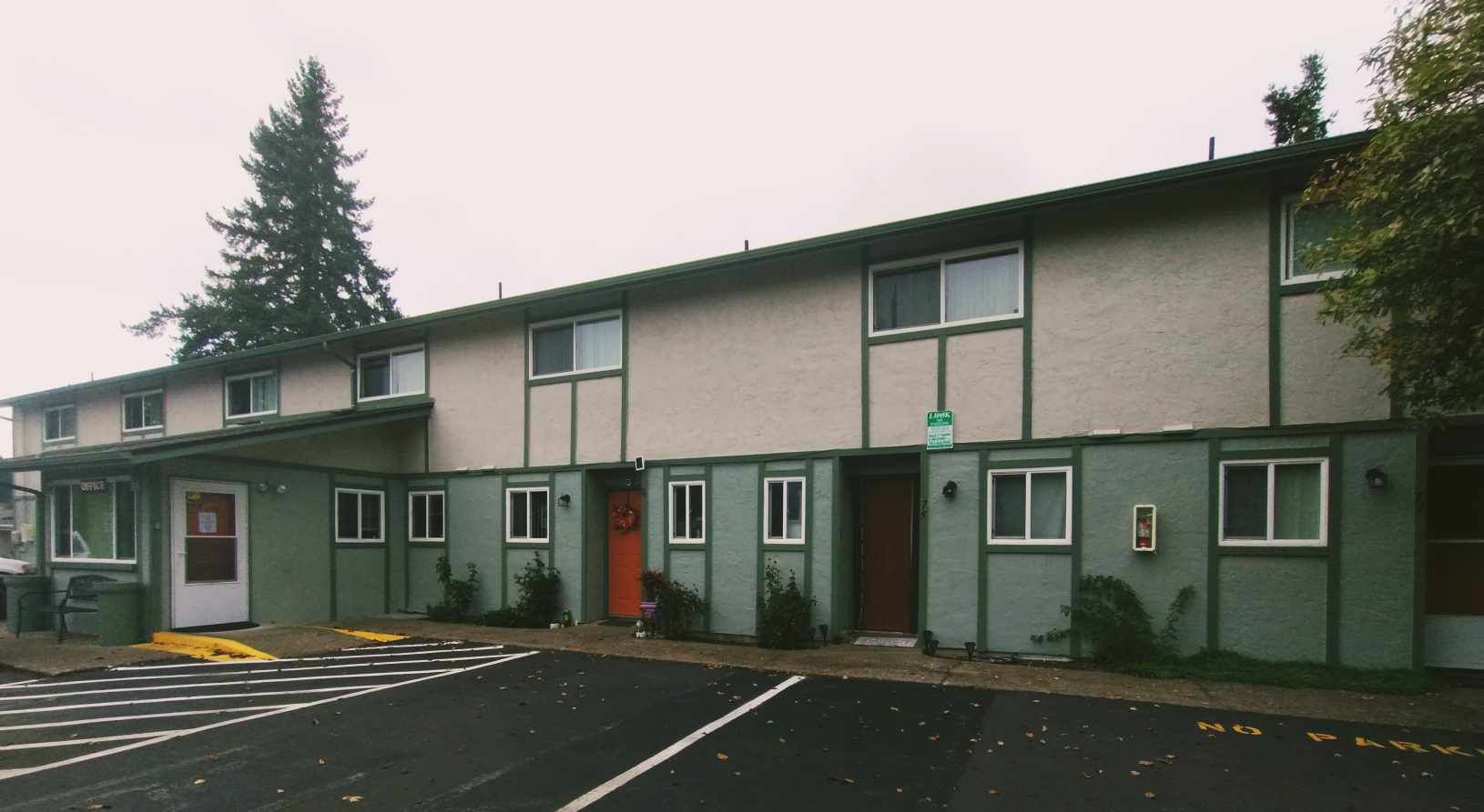 Country Pines Townhomes in McMinnville Oregon