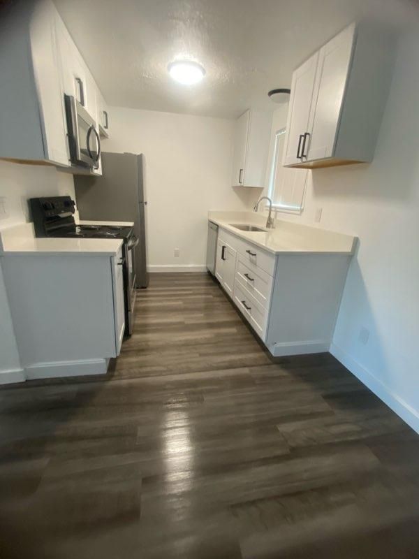 Cherry Ave 6-Plex interior