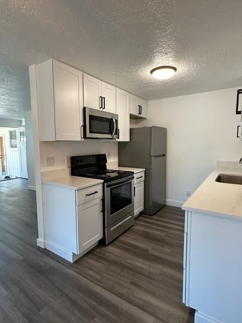 Cherry Ave 6-Plex interior