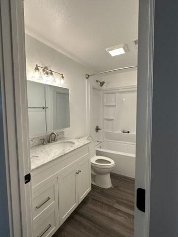 Cherry Ave 6-Plex interior