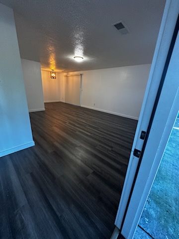 Cherry Ave 6-Plex interior