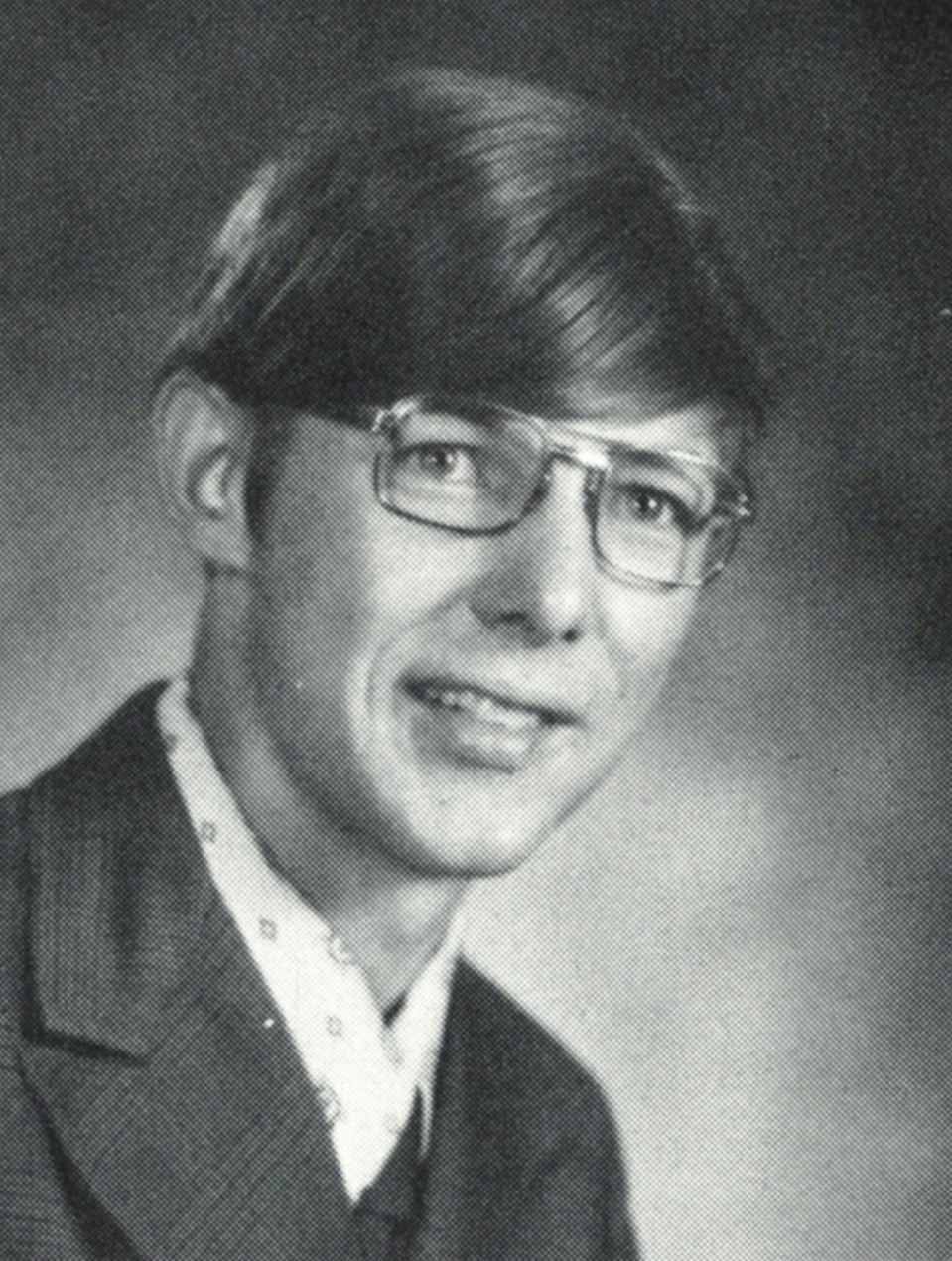 Senior head shot of Dan Flynn