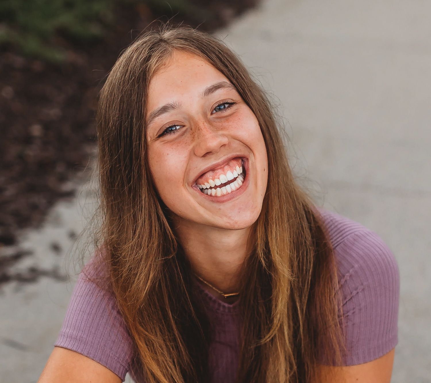 Senior Portrait head shot of Caylynn Dedow