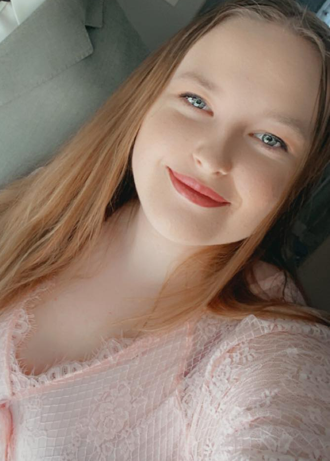 Katelyn Dobbs, Artist & Social Media Manager