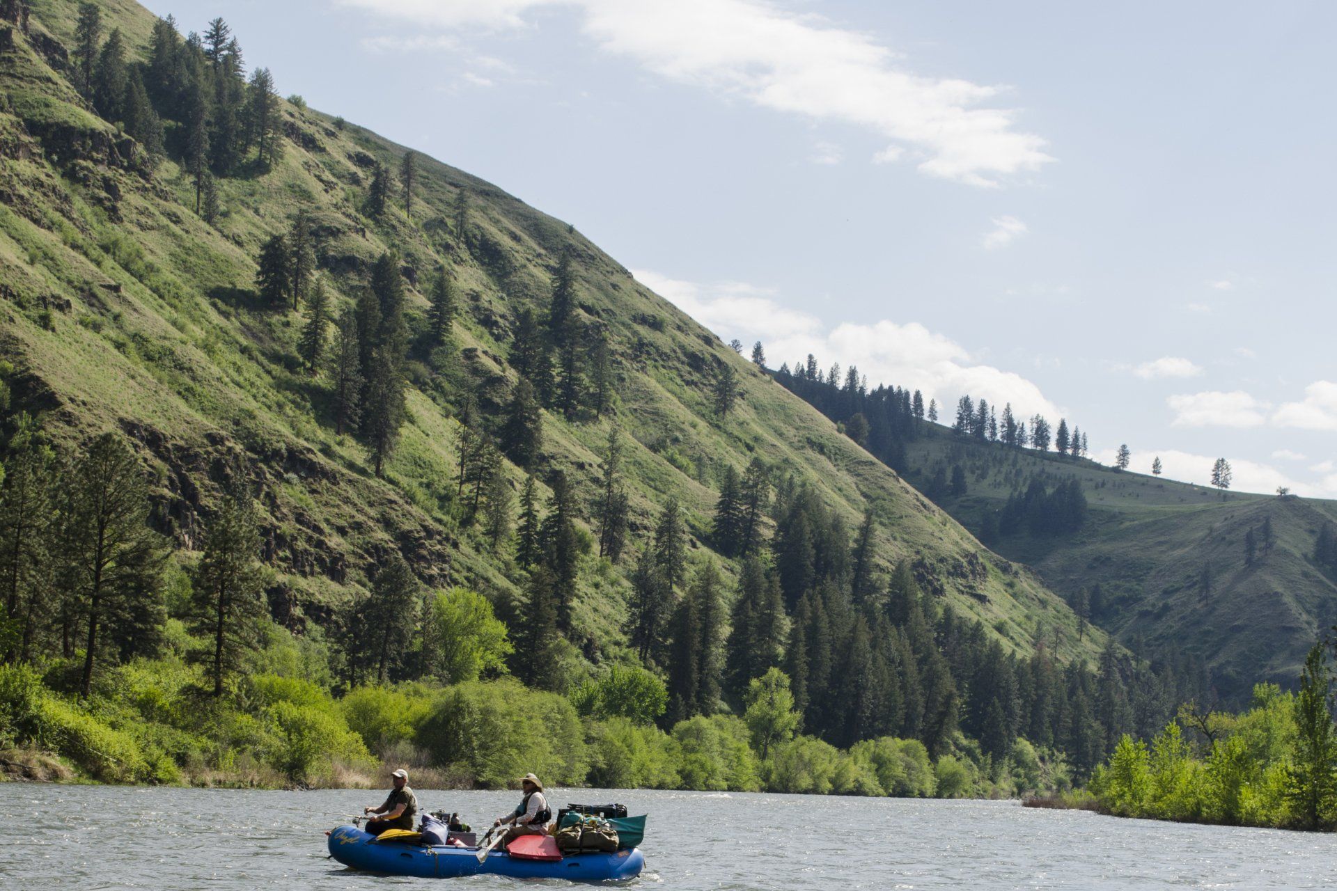 Grande Ronde River offers a family-friendly guided rafting.