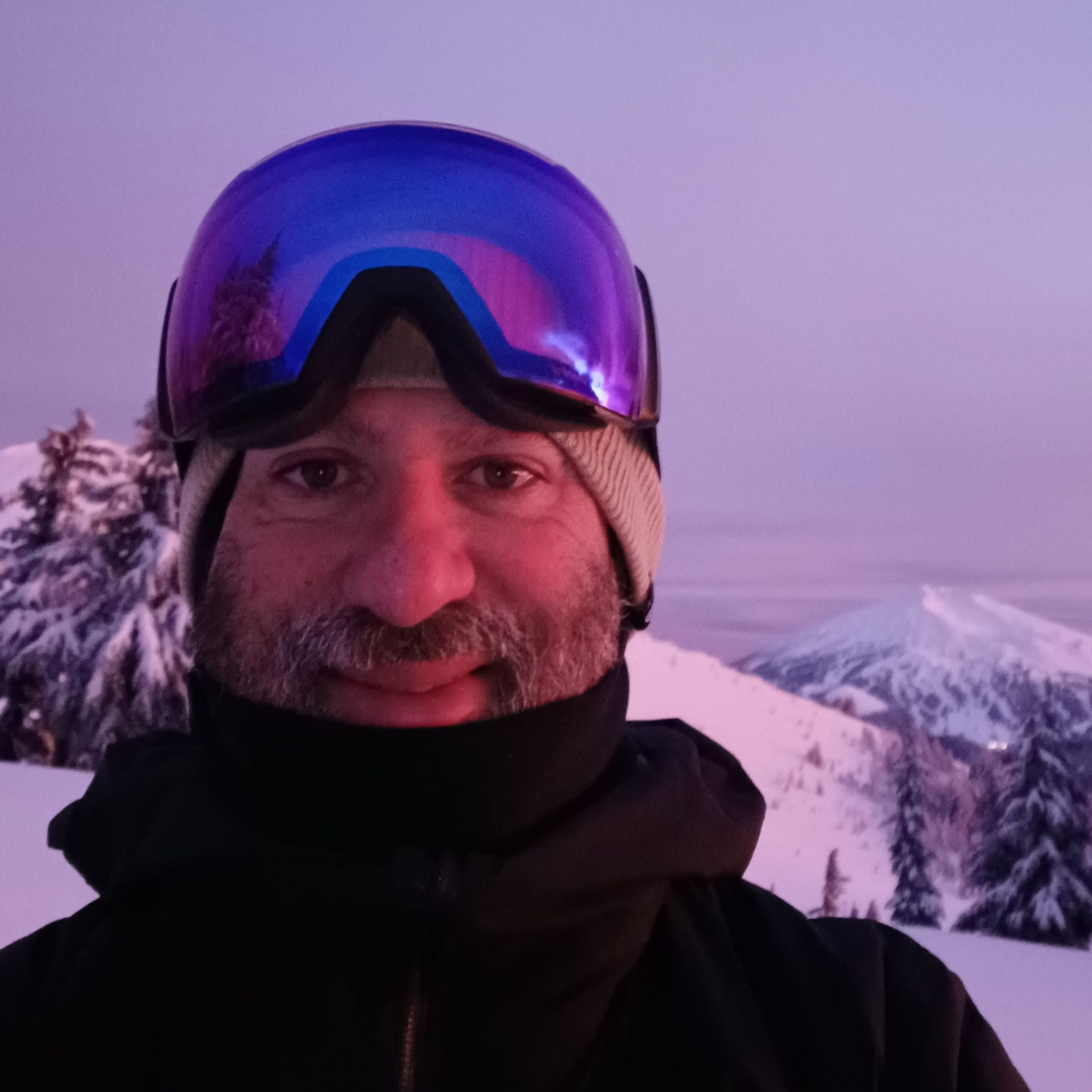 Jarrod moved to Bend in 2002, and started working at Ouzel in the summers, and has been guiding since 2003.