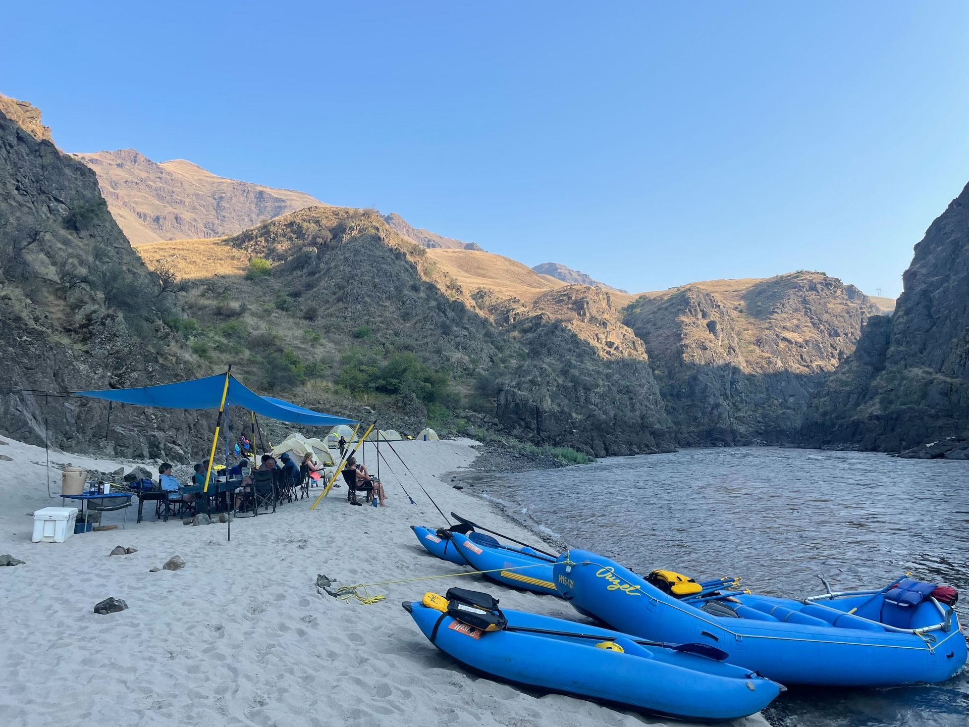 Camping on a river is a great experience. Our staff prepares everything, leaving our customers to enjoy their time.