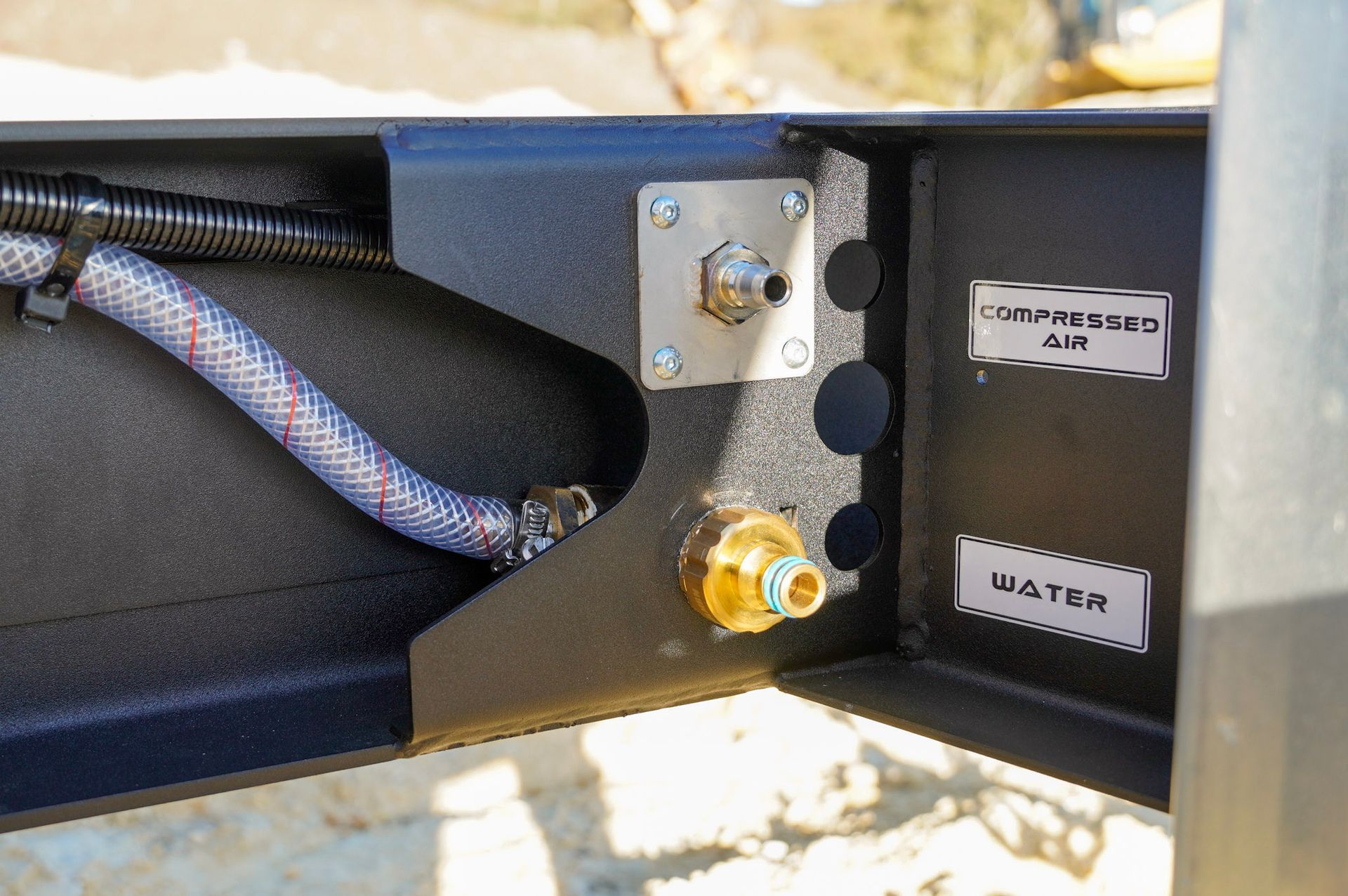 Secure fittings for compressor connectivity to air or water on ox trailers service trailer