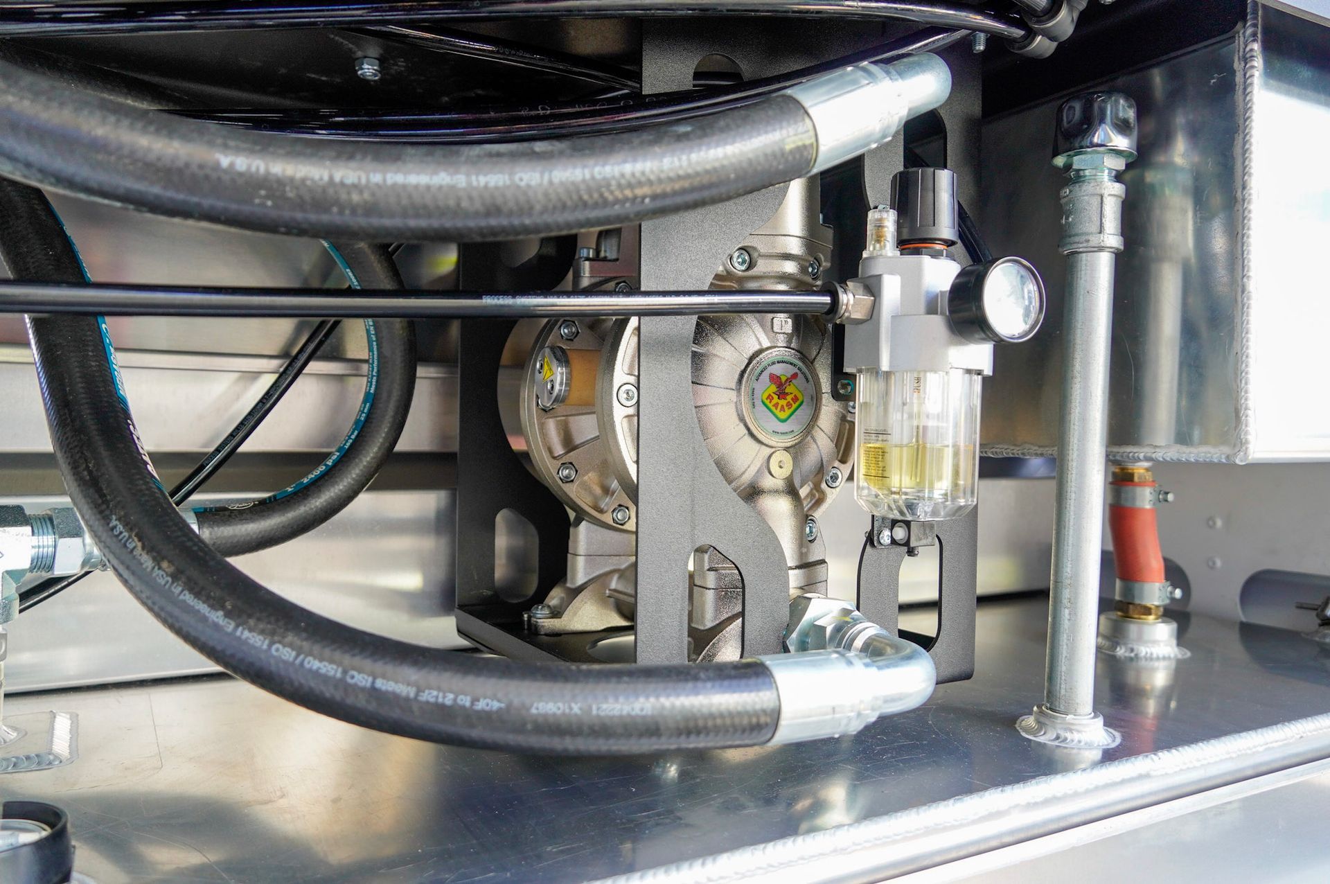 pneumatic diaphragm pump installed in ox trailers heavy duty service trailer for mine sites
