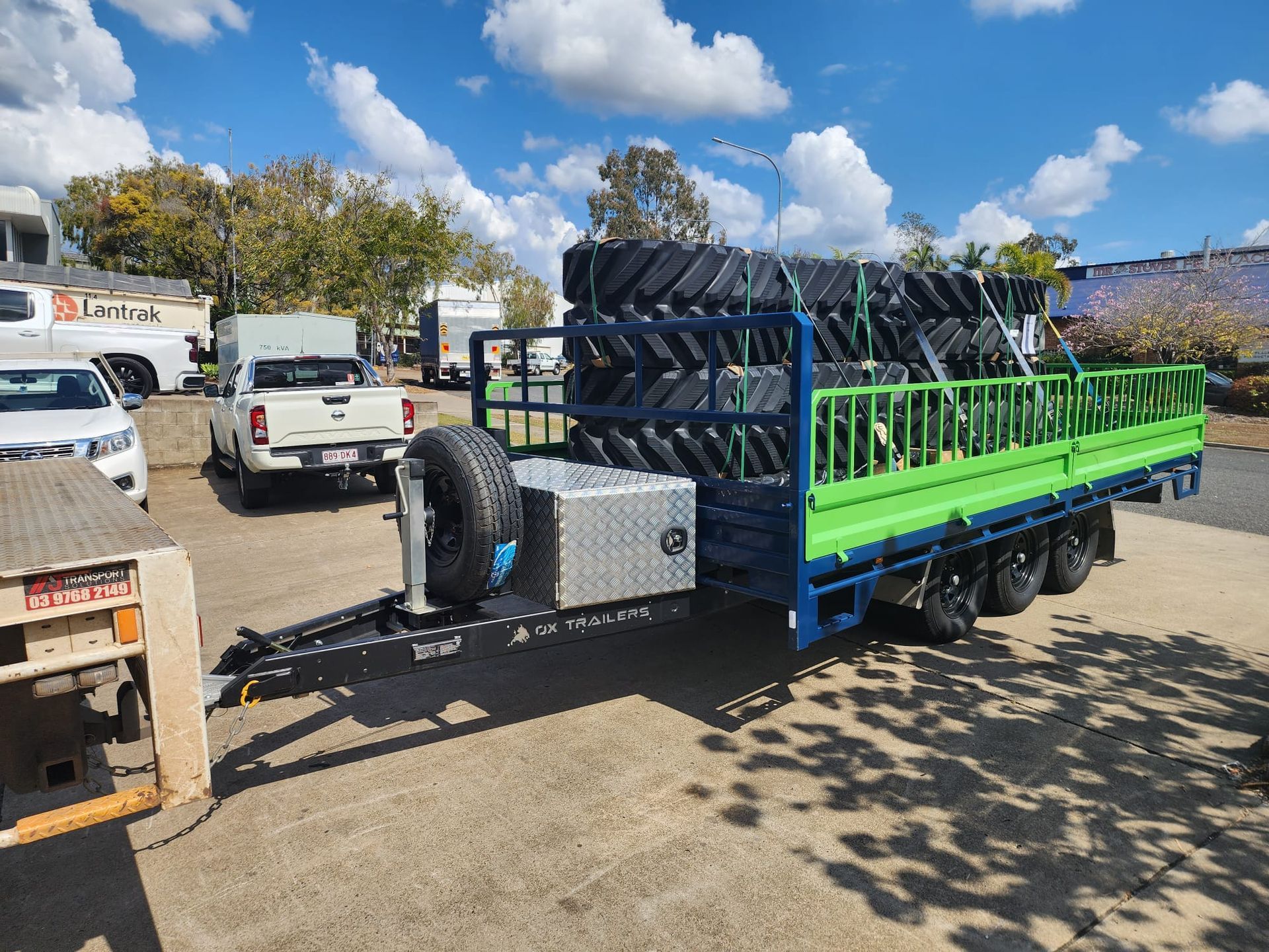 TKV Flat Top Trailer with Headboard and Hi-Volume Extender dropsides.