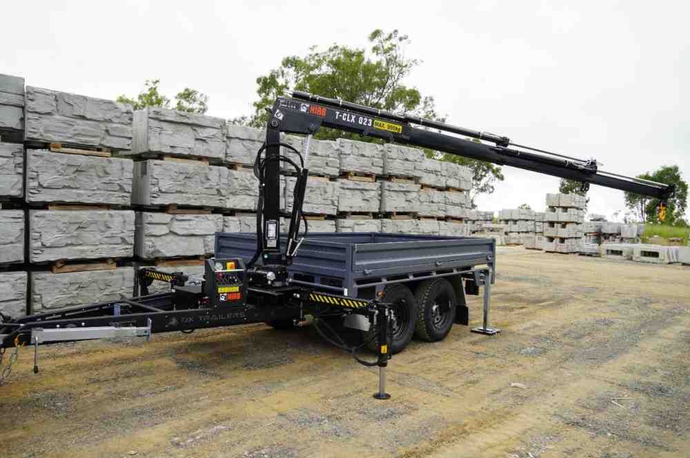Hydraulic Crane in HIAB, MAXILIFT, KEVREK for 4500kg trail.