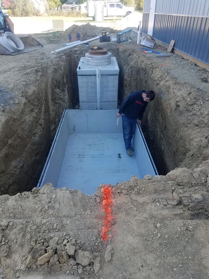 Septic tank worker — Lancaster, OH — Pipeworks