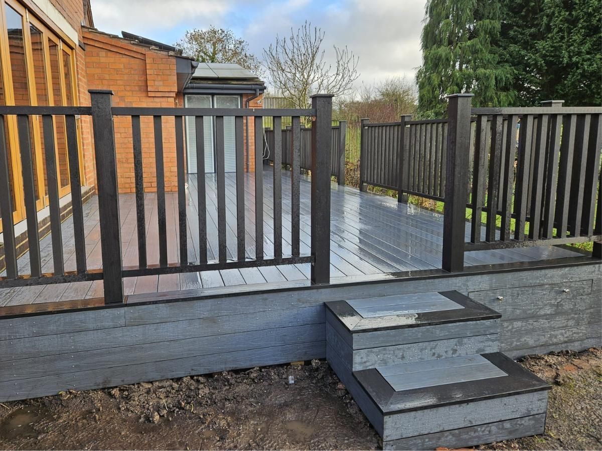 Zest Decking Matlock - composite decking with composite steps and composite balustrades